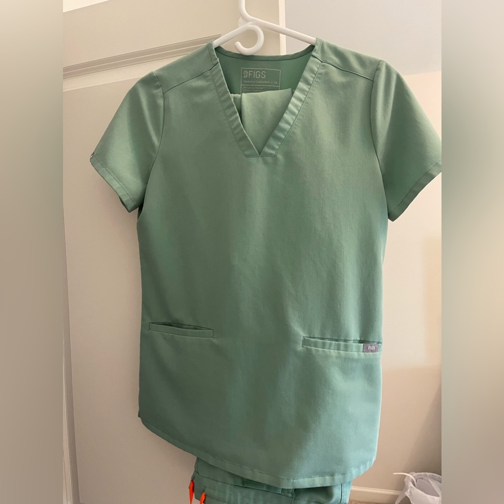 Figs scrubs
